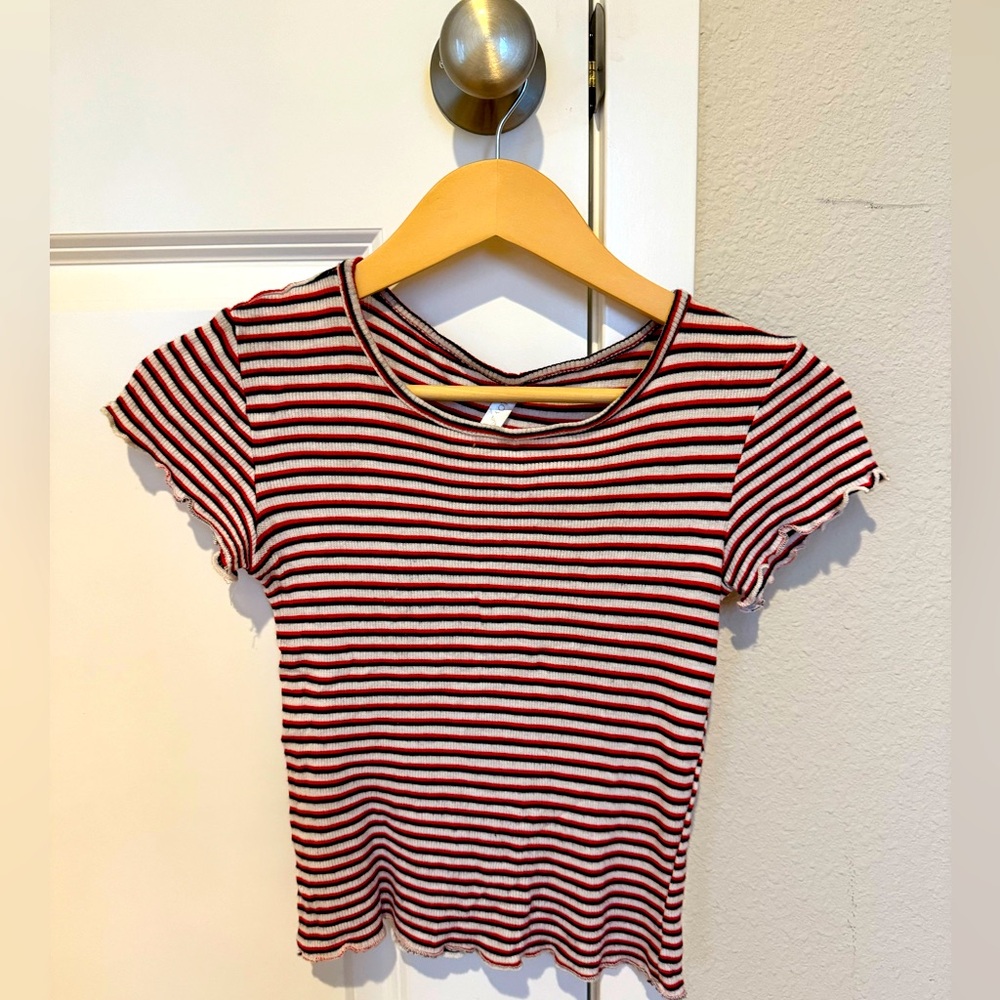 Love Charm | Soft, stretchy fine-ribbed tee| Sleeve Detail | XS
